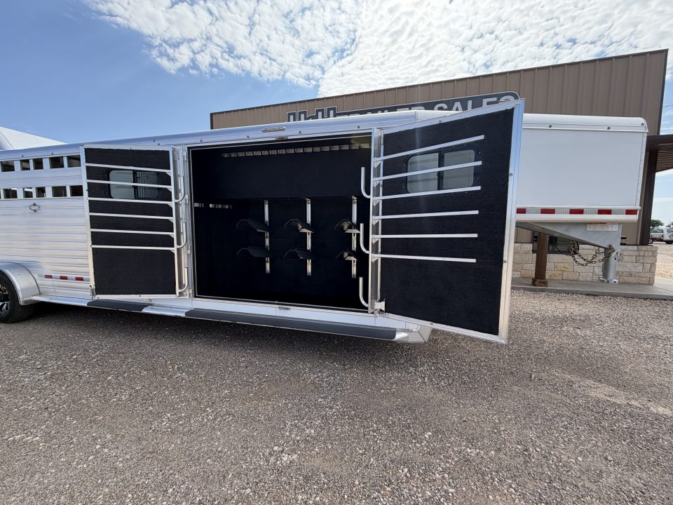 New 2027 Hart Trailer LARIAT 24' Horse Trailer