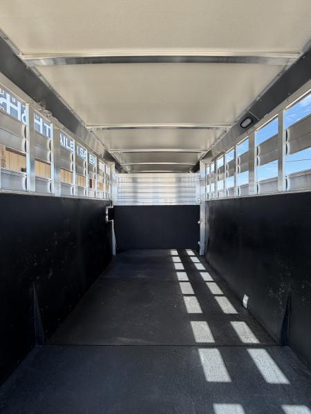 New 2027 Hart Trailer LARIAT 24' Horse Trailer