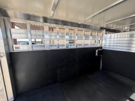 New 2027 Hart Trailer LARIAT 24' Horse Trailer