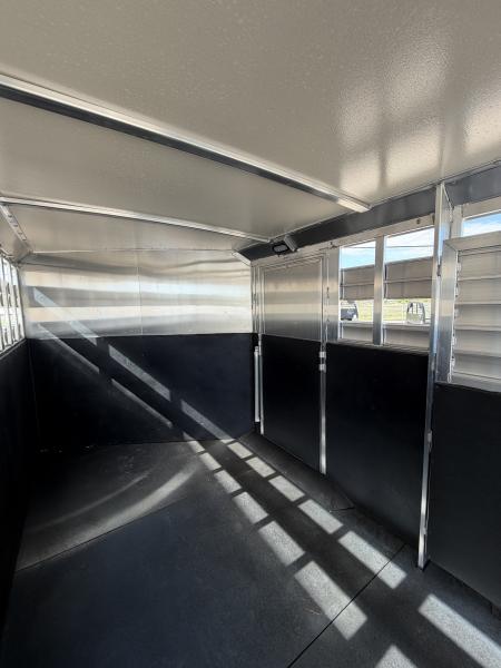 New 2027 Hart Trailer LARIAT 24' Horse Trailer