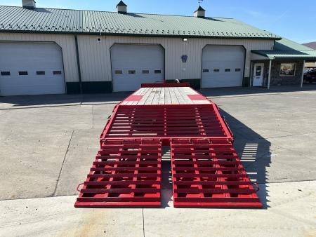Used 2025 Diamond C DEC207 24' w/Max Ramps