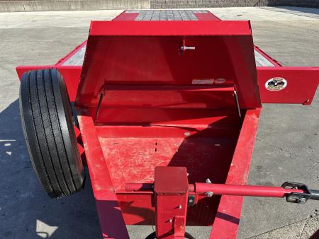 Used 2025 Diamond C DEC207 24' w/Max Ramps