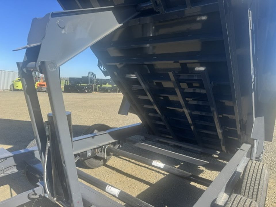 New 2027 LAMAR TRAILERS 83x16 16K DL28 Dump Trailer 36" SIDES