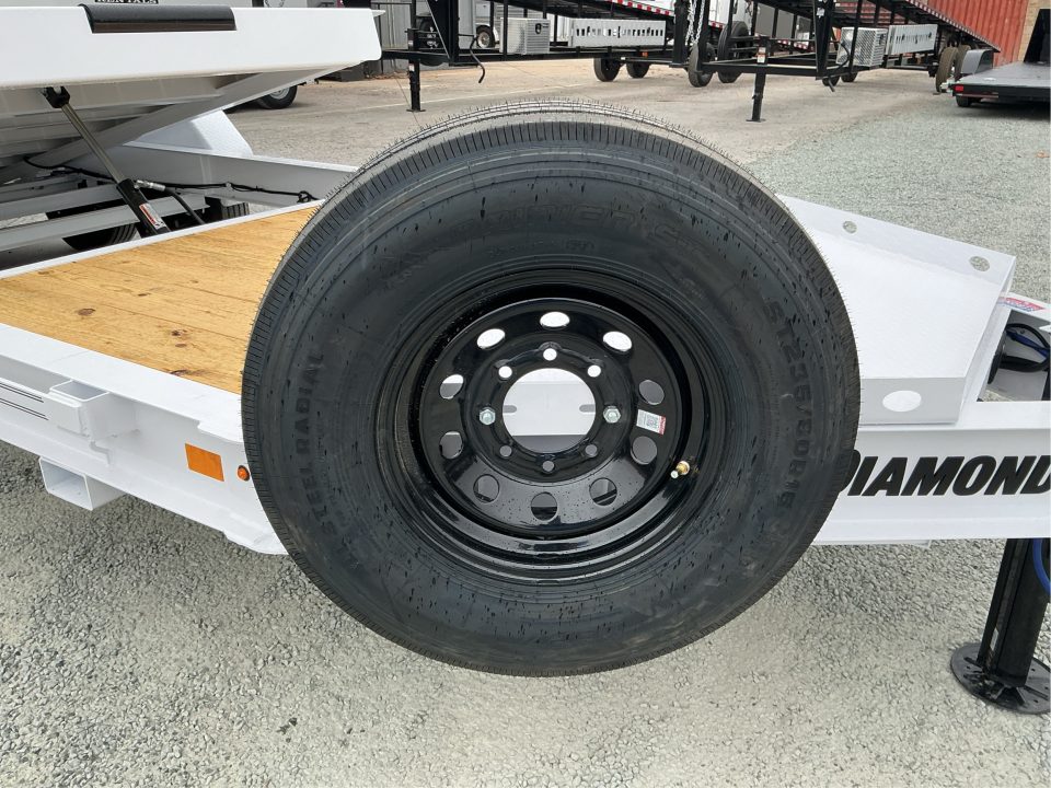 New 2027 Diamond C Trailers HDT207L20X82 7FT X 20FT 15.5K GVW Tilt Trailer