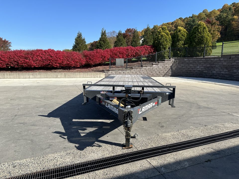 Used 2022 Lamar 22' Deck Over Equipment trailer with Slide in Ramps