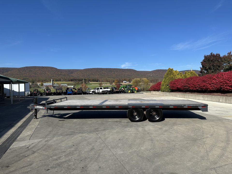Used 2022 Lamar 22' Deck Over Equipment trailer with Slide in Ramps