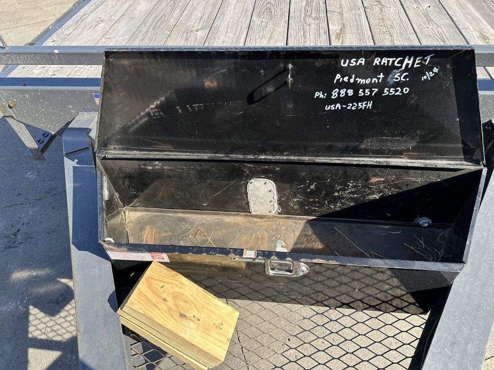 Used 2022 Lamar 22' Deck Over Equipment trailer with Slide in Ramps