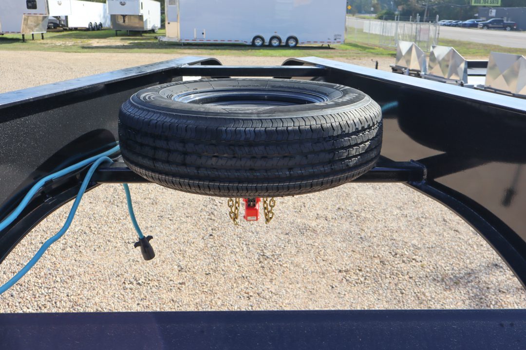 New 2027 8.5X40 PJ Gooseneck Equipment Trailer