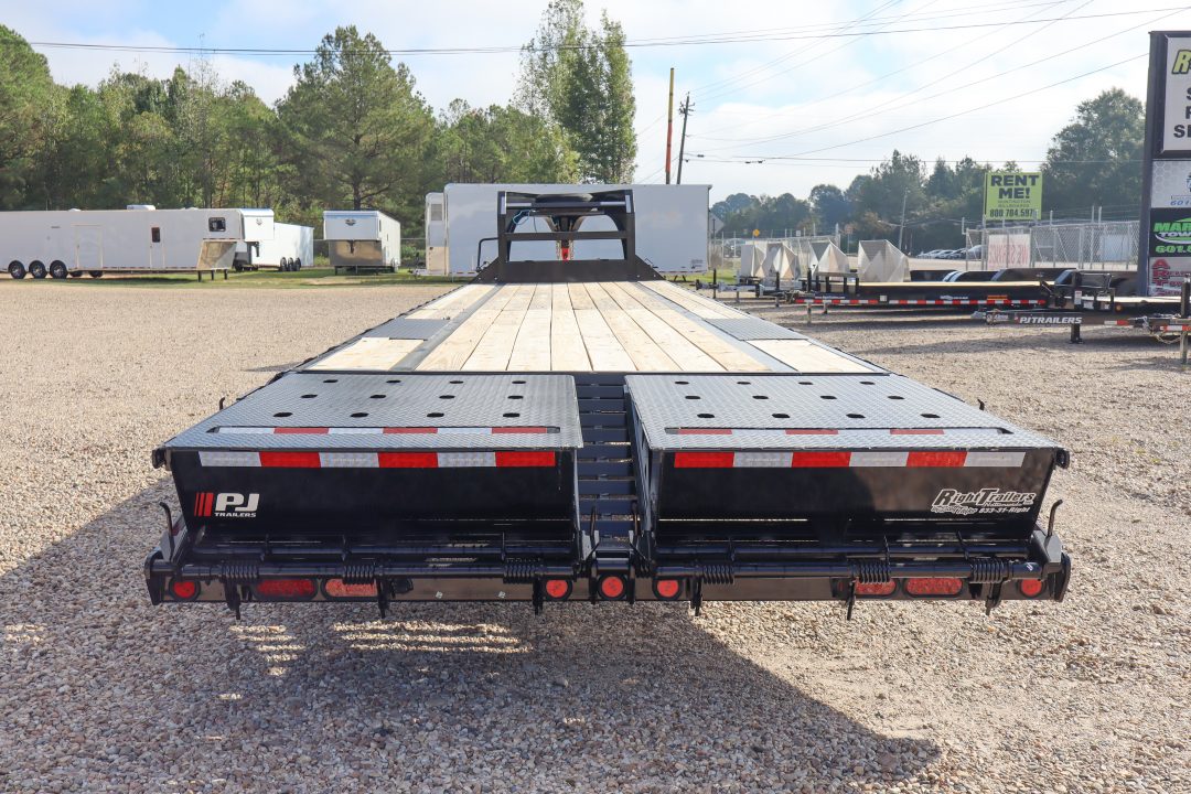 New 2027 8.5X40 PJ Gooseneck Equipment Trailer
