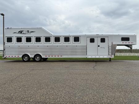 New 2027 4-Star 8 Horse Trainer Trailer Gooseneck Horse Trailer