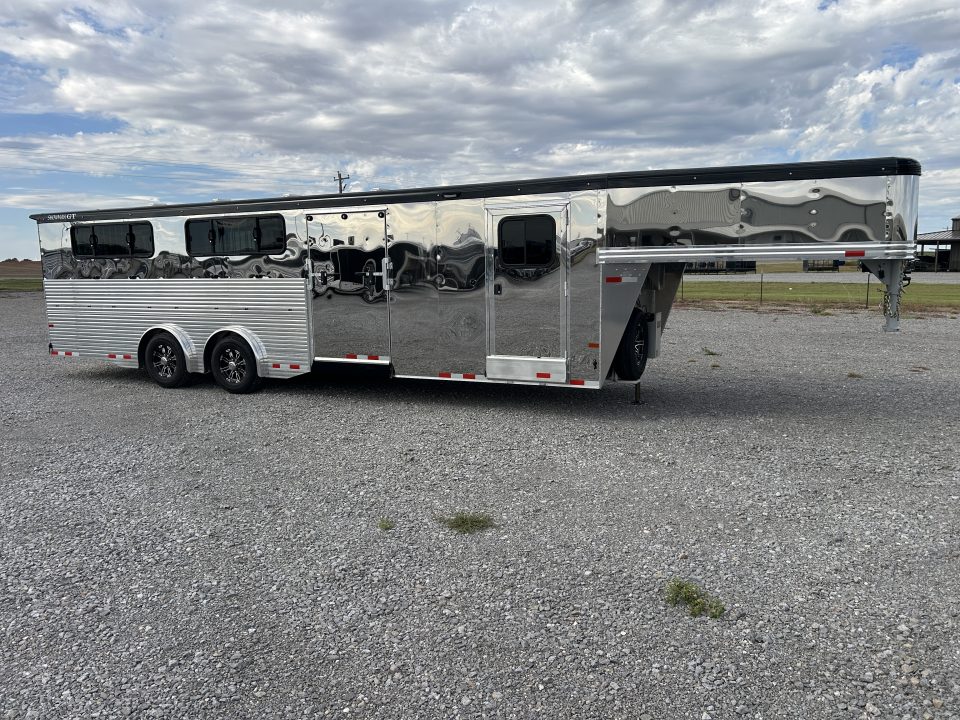 New 2027 Sundowner Showman GT 2722