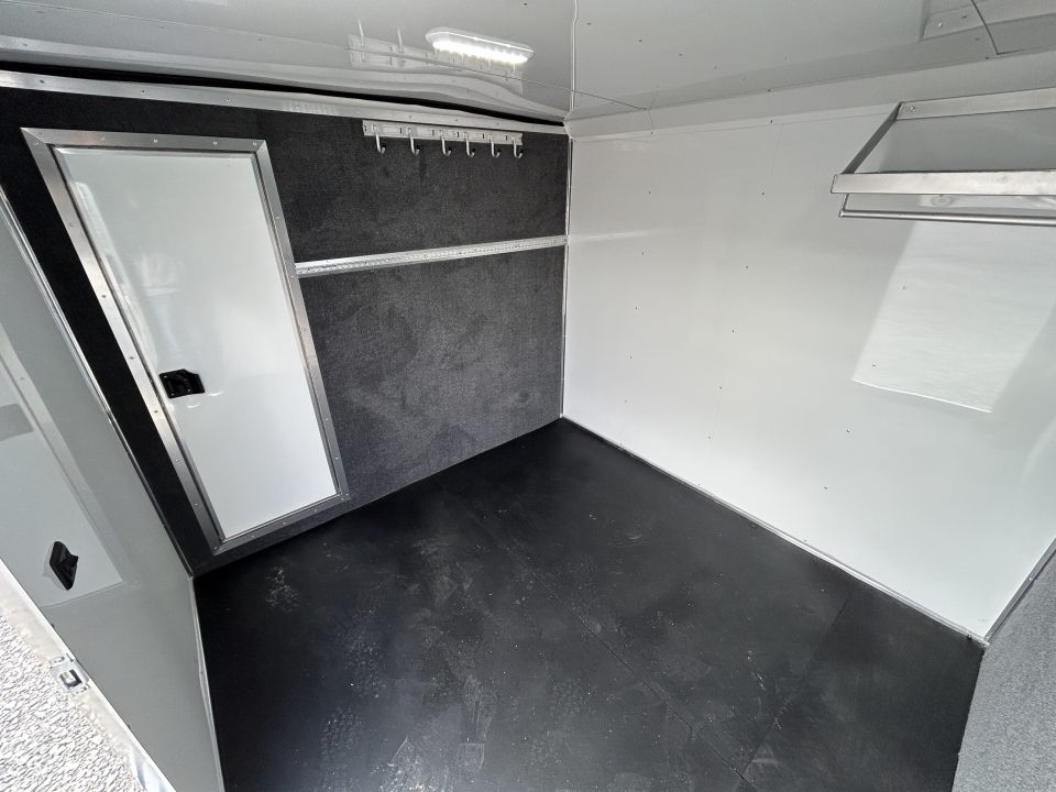 New 2027 Sundowner Showman GT 2722