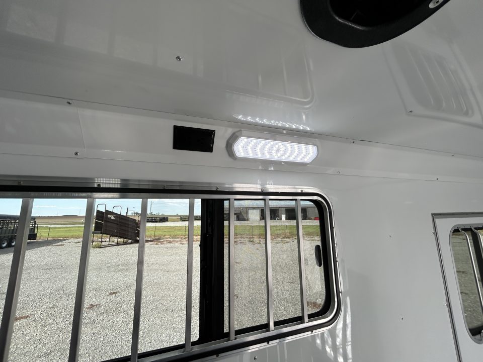 New 2027 Sundowner Showman GT 2722