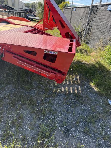 New 2027 Diamond C PX212MR/XDR Equipment Trailer; 30X102; PINTLE HITCH; ABS BRAKES