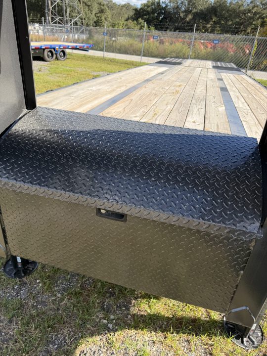 New 2027 Diamond C FMAX212HDT Flatbed Trailer; 35X102; DOVETAIL W/BLACKWOOD RUNNER