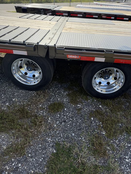 New 2027 Diamond C FMAX212HDT Flatbed Trailer; 35X102; DOVETAIL W/BLACKWOOD RUNNER