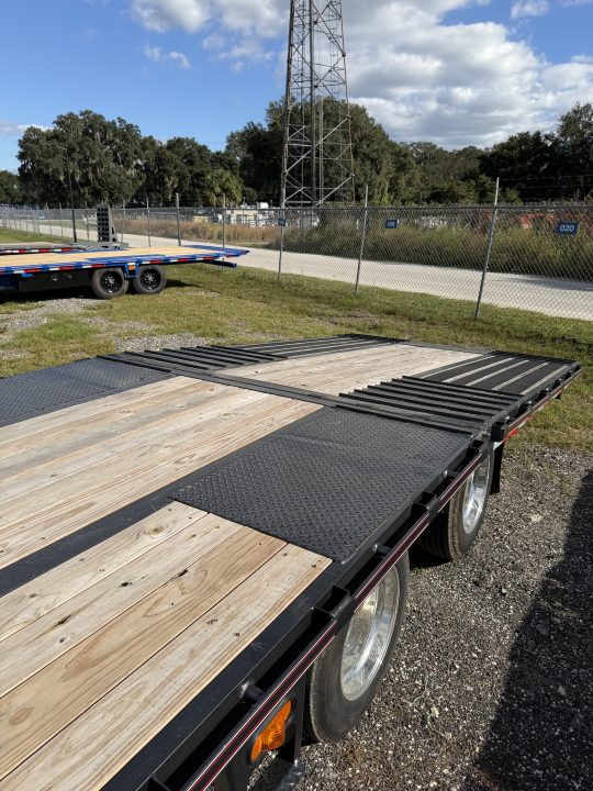 New 2027 Diamond C FMAX212HDT Flatbed Trailer; 35X102; DOVETAIL W/BLACKWOOD RUNNER
