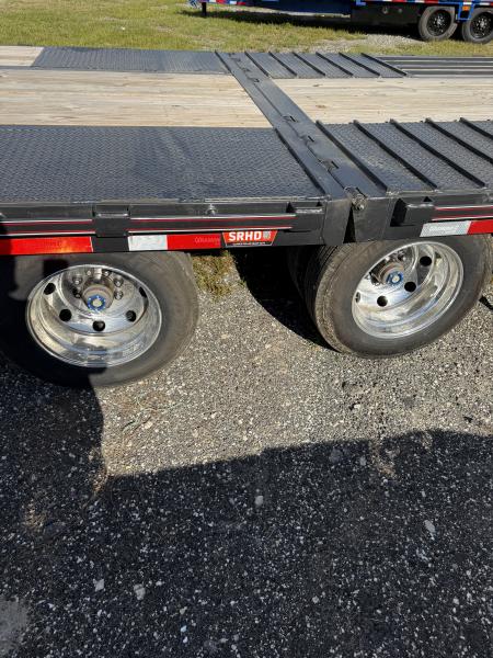 New 2027 Diamond C FMAX212HDT Flatbed Trailer; 35X102; DOVETAIL W/BLACKWOOD RUNNER