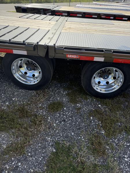 New 2027 Diamond C FMAX212HDT Flatbed Trailer; 35X102; DOVETAIL W/BLACKWOOD RUNNER