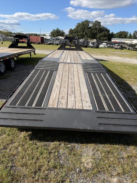 New 2027 Diamond C FMAX212HDT Flatbed Trailer; 35X102; DOVETAIL W/BLACKWOOD RUNNER