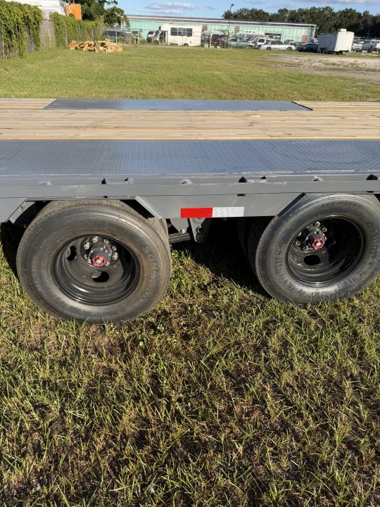 New 2027 Down 2 Earth Trailers DTEGN25-40DT Flatbed Trailer