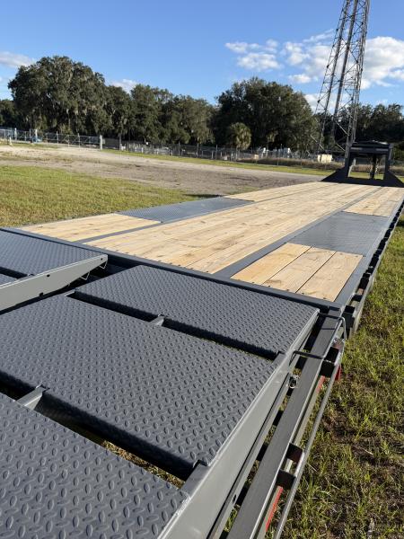 New 2027 Down 2 Earth Trailers DTEGN25-40DT Flatbed Trailer