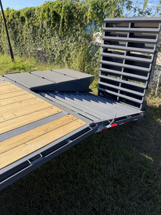 Used 2027 Down 2 Earth DTEGN16-40DT Flatbed Trailer;STEEL RAMPS; 40X102; 5” SIDE RAILS