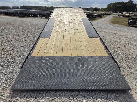 New 2027 Lamar 102X26 TRIPLE 21K GOOSENECK DECKOVER POWER TILT W/TUFF WIRELESS