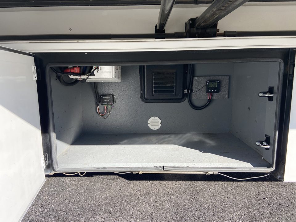 Used 2016 Renegade 45ft 4 Slides