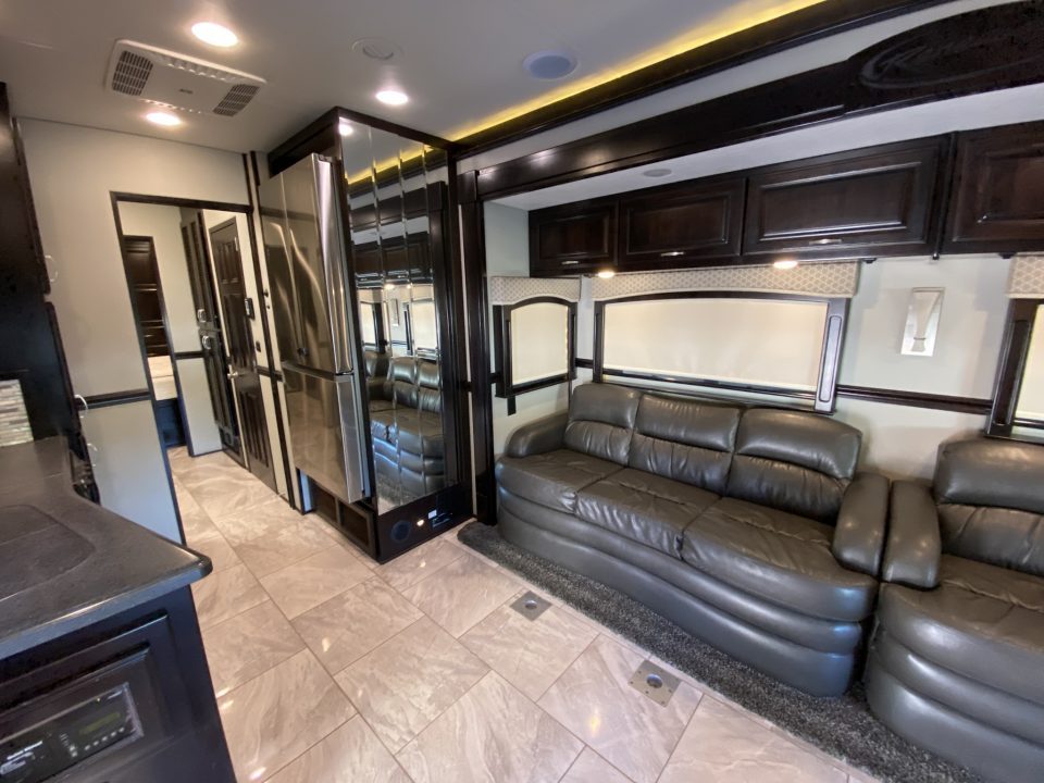 Used 2016 Renegade 45ft 4 Slides