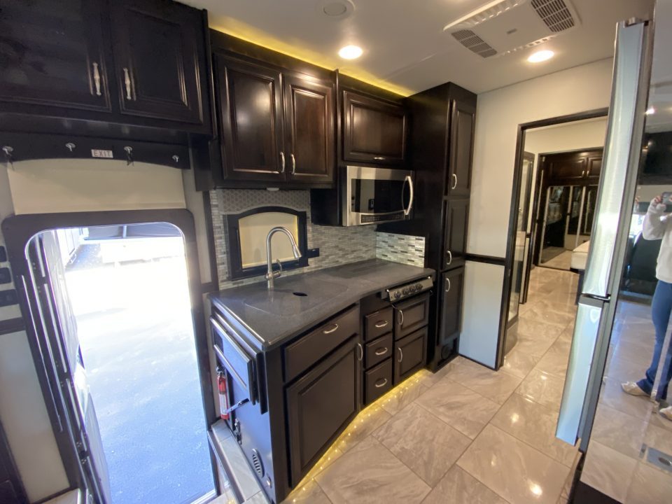 Used 2016 Renegade 45ft 4 Slides
