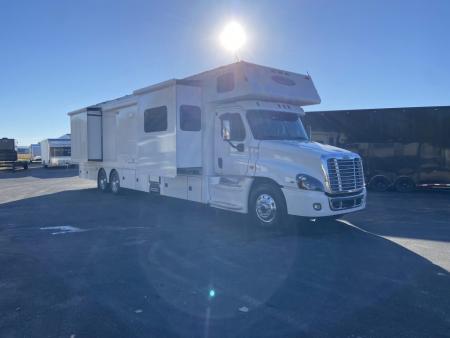 Used 2016 Renegade 45ft 4 Slides