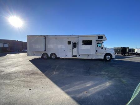 Used 2016 Renegade 45ft 4 Slides
