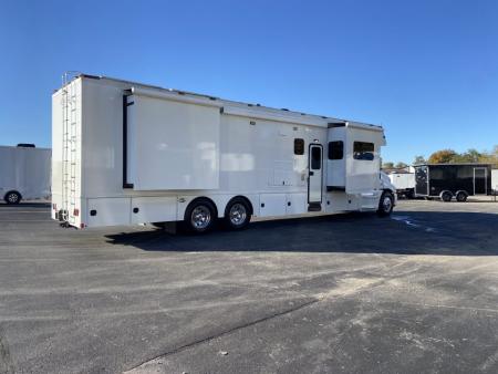 Used 2016 Renegade 45ft 4 Slides