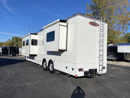 Used 2016 Renegade 45ft 4 Slides
