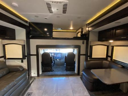 Used 2016 Renegade 45ft 4 Slides
