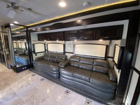 Used 2016 Renegade 45ft 4 Slides