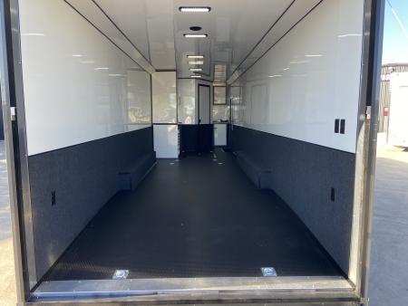 New United PREM+-8.534 Racing Trailer