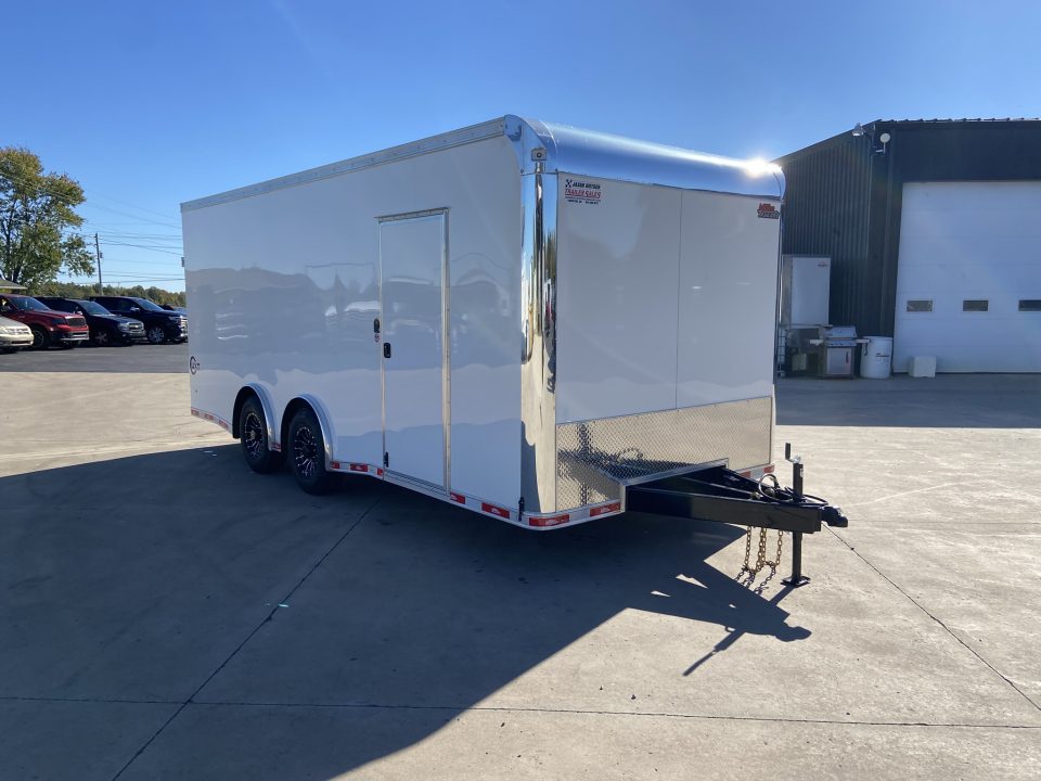 New United Trailers UXT-8.520 Cargo Enclosed Trailer