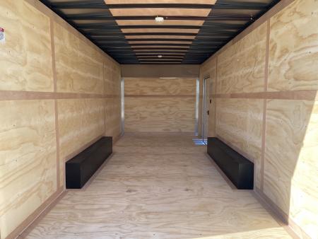 New United Trailers UXT-8.520 Cargo Enclosed Trailer
