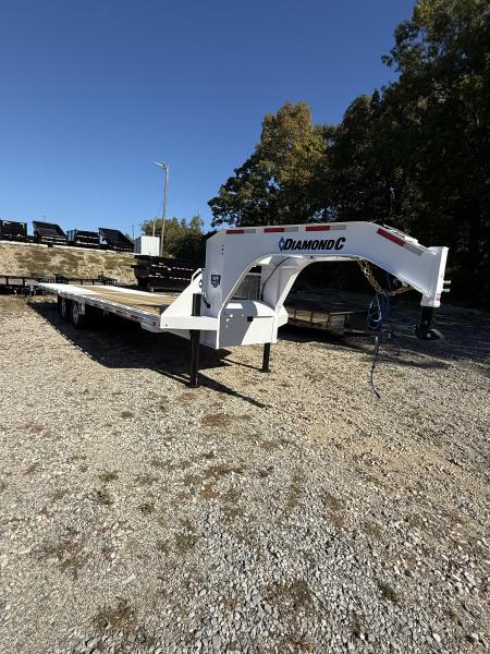 New 2027 Diamond C FMAX 212 30’ Flatbed Trailer, 25.9K GVWR, HYDRAULIC DOVETAIL AND JACKS, ALUMINUM OUTER WHEELS