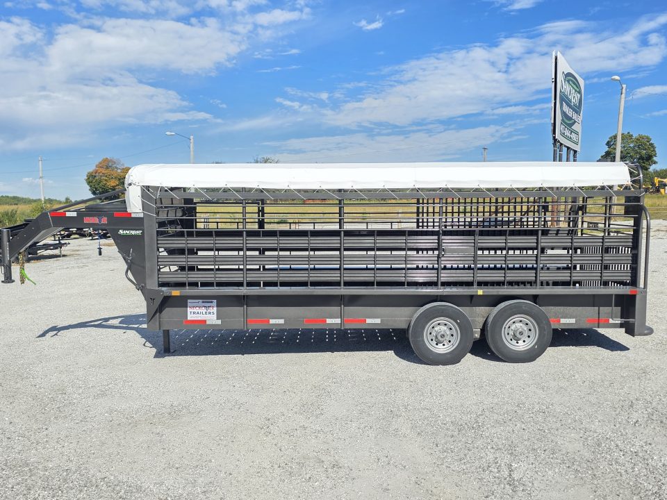New 2026 Neckover 6'8 X 20 TANDEM GN LIVESTOCK W/ 1 CUT GATE/ BUTTERFLY REAR/ TARP TOP/ RUBBER FLOOR/ 6'8X20 Stock