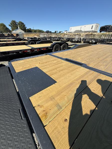 New 2027 Diamond C HXD 210 22’ Tilt Trailer, 23K GVWR, 102” WIDE, DRIVE OVER FENDERS, 2SPD JACK, WINCH PLATE/BED ROLLER