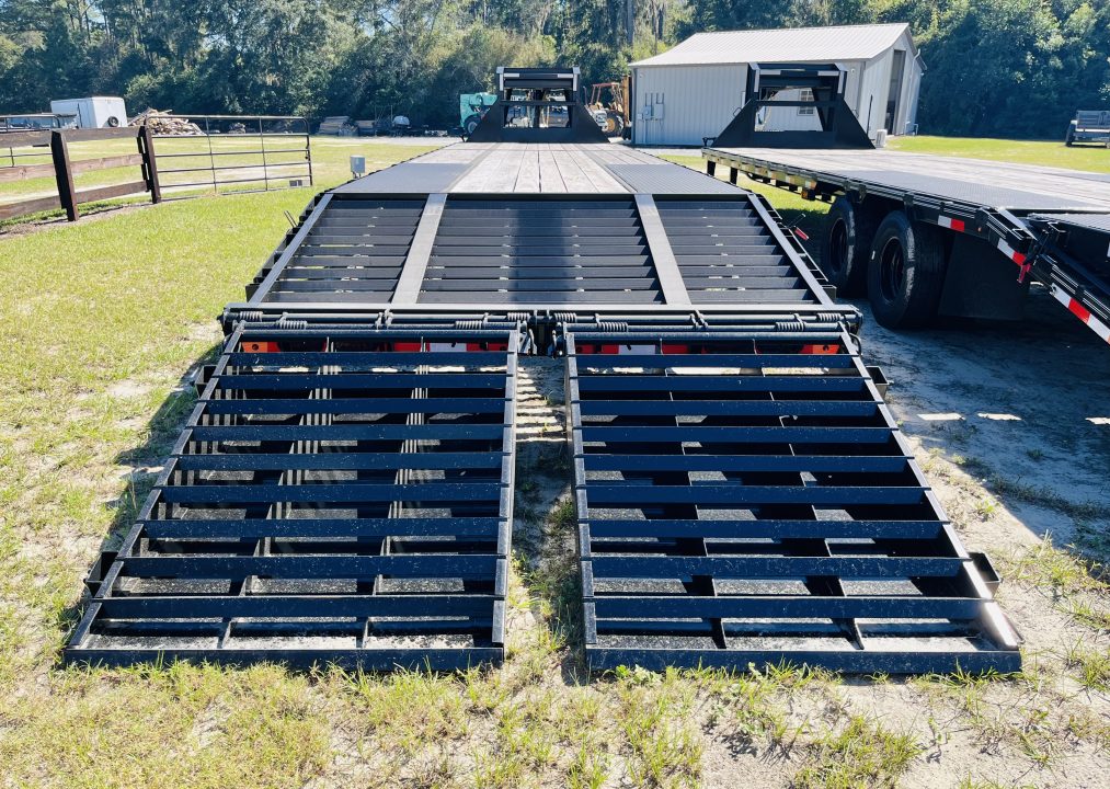 New 2026 DP Platinum Star 102 x 35 Gooseneck Deckover Equipment Trailer