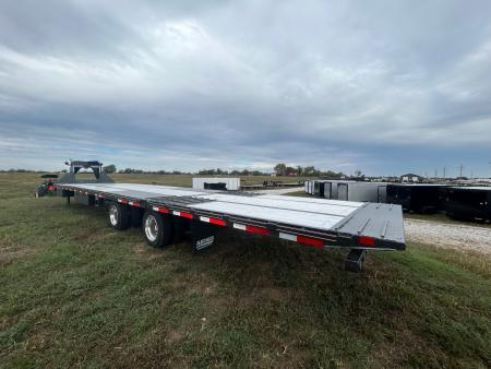 New 2027 Diamond C 102x40 Tandem 40K GN Pacesetter Hydrotail w/ Hydraulic Jacks, Dunnage Rack, & Aluminum Floor