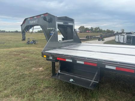 New 2027 Diamond C 102x40 Tandem 40K GN Pacesetter Hydrotail w/ Hydraulic Jacks, Dunnage Rack, & Aluminum Floor