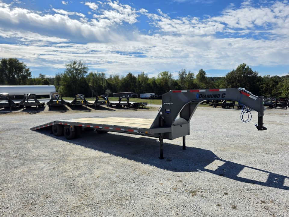 New 2027 Diamond C 102 X 32 Trailers FMAX210 TANDEM DUAL GN HYDROTAIL W/ STEEL RUNNERS/ HYDRO JACKS