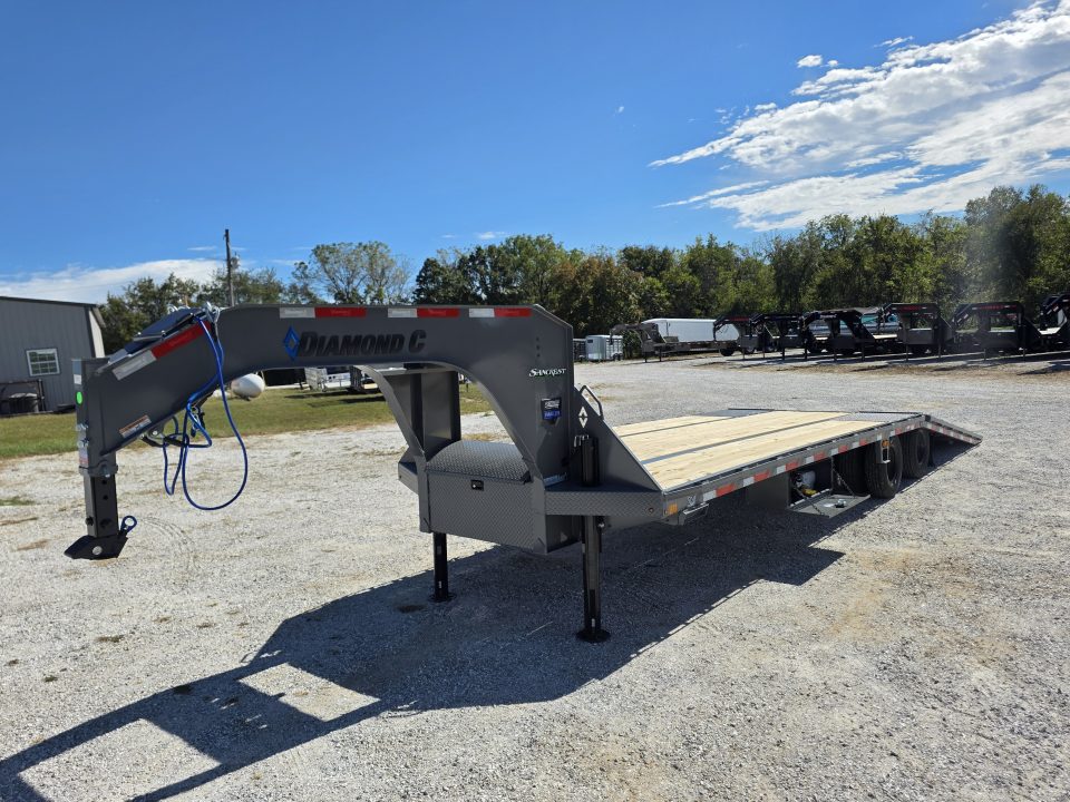 New 2027 Diamond C 102 X 32 Trailers FMAX210 TANDEM DUAL GN HYDROTAIL W/ STEEL RUNNERS/ HYDRO JACKS
