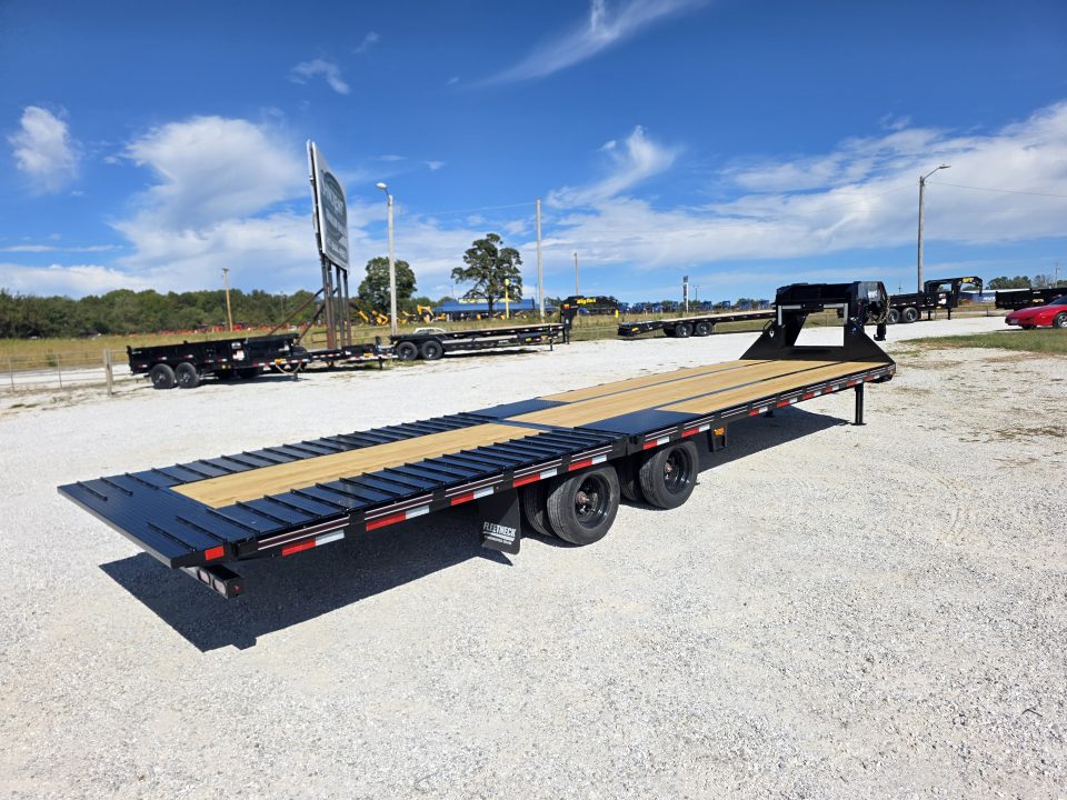New 2027 Diamond C Trailers 102 X 32 FMAX216 TANDEM DUAL GN PACESETTER HYDROTAIL W/ STEEL RUNNERS/ HYDRO JACKS/ 102X32 Flatbed Trailer