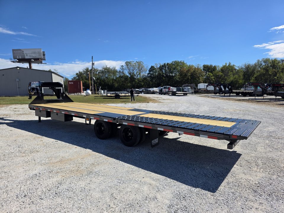 New 2027 Diamond C Trailers 102 X 32 FMAX216 TANDEM DUAL GN PACESETTER HYDROTAIL W/ STEEL RUNNERS/ HYDRO JACKS/ 102X32 Flatbed Trailer